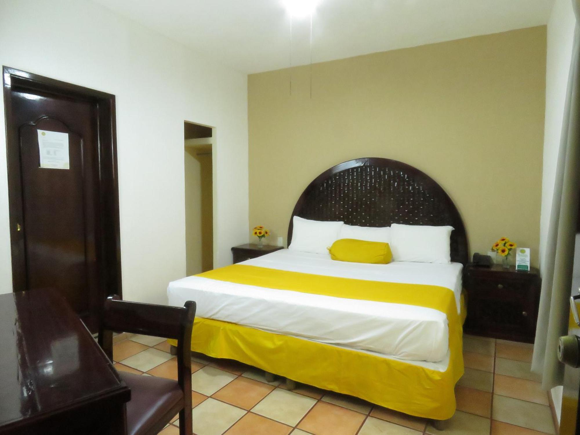 טפיק Hotel Los Girasoles מראה חיצוני תמונה